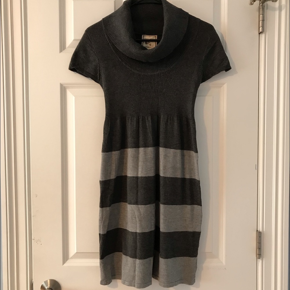 Girls dress size Medium gray pink rose